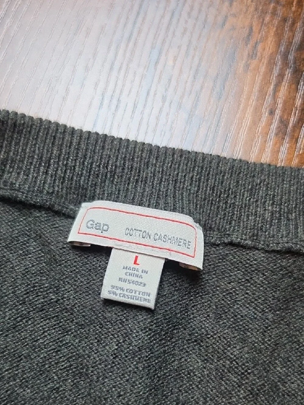 GAP | Cotton Cashmere V-Neck Knit Sweater Dark Olive Classic | L